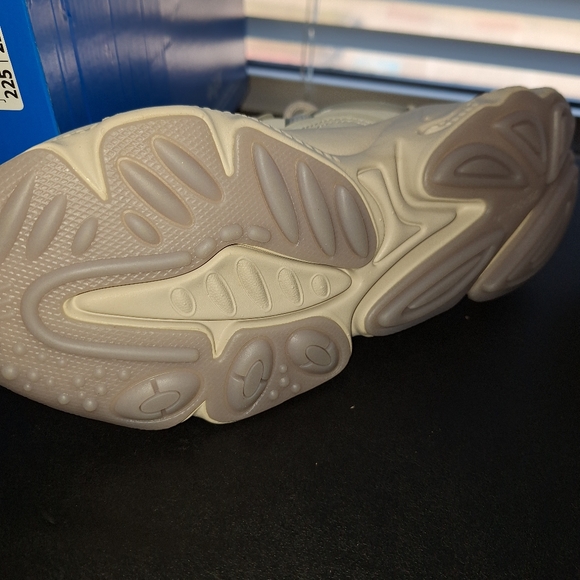 Size 5.5 - adidas Ozweego Bliss Women's - Picture 12 of 15